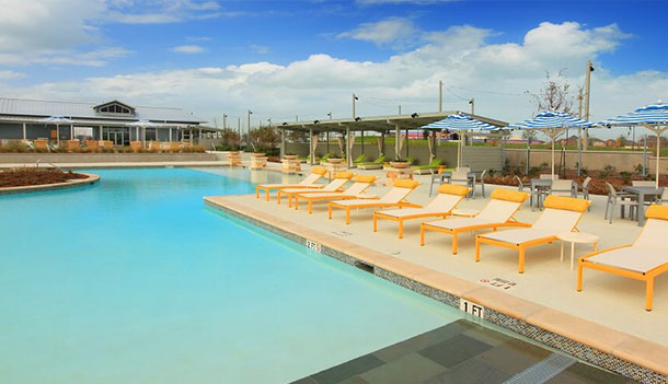 Resort-Style Pools